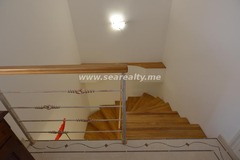 Dvosoban stan u Herceg Novom, 100m² 19