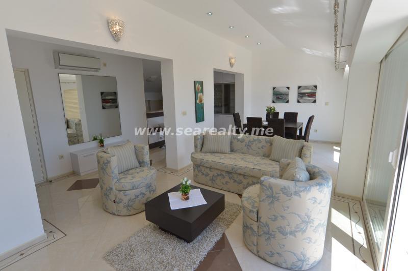 Dvosoban stan u Herceg Novom, 100m² 5