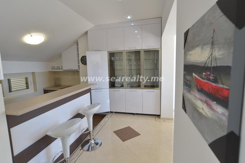 Dvosoban stan u Herceg Novom, 100m² 7