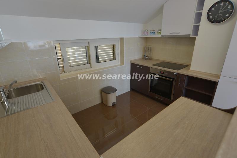Dvosoban stan u Herceg Novom, 100m² 8