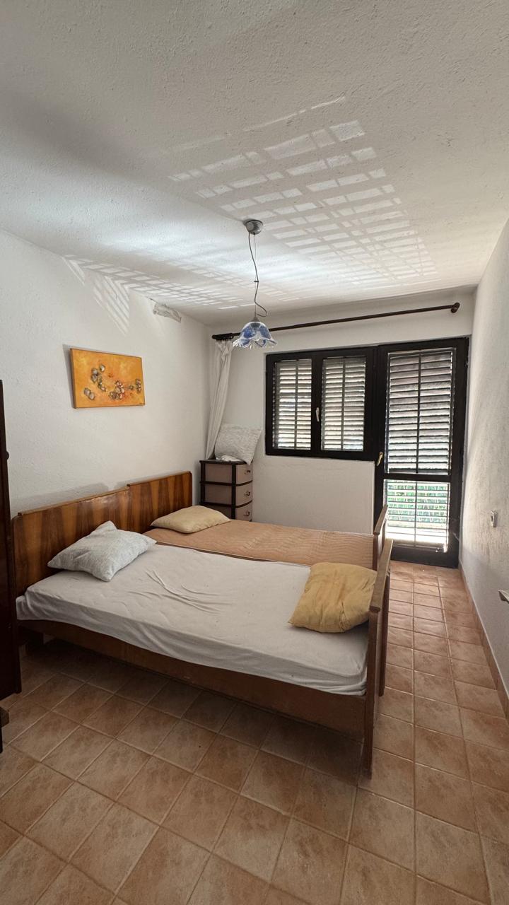 Kuća u zelenom delu Bara sa pogledom na more — 4
