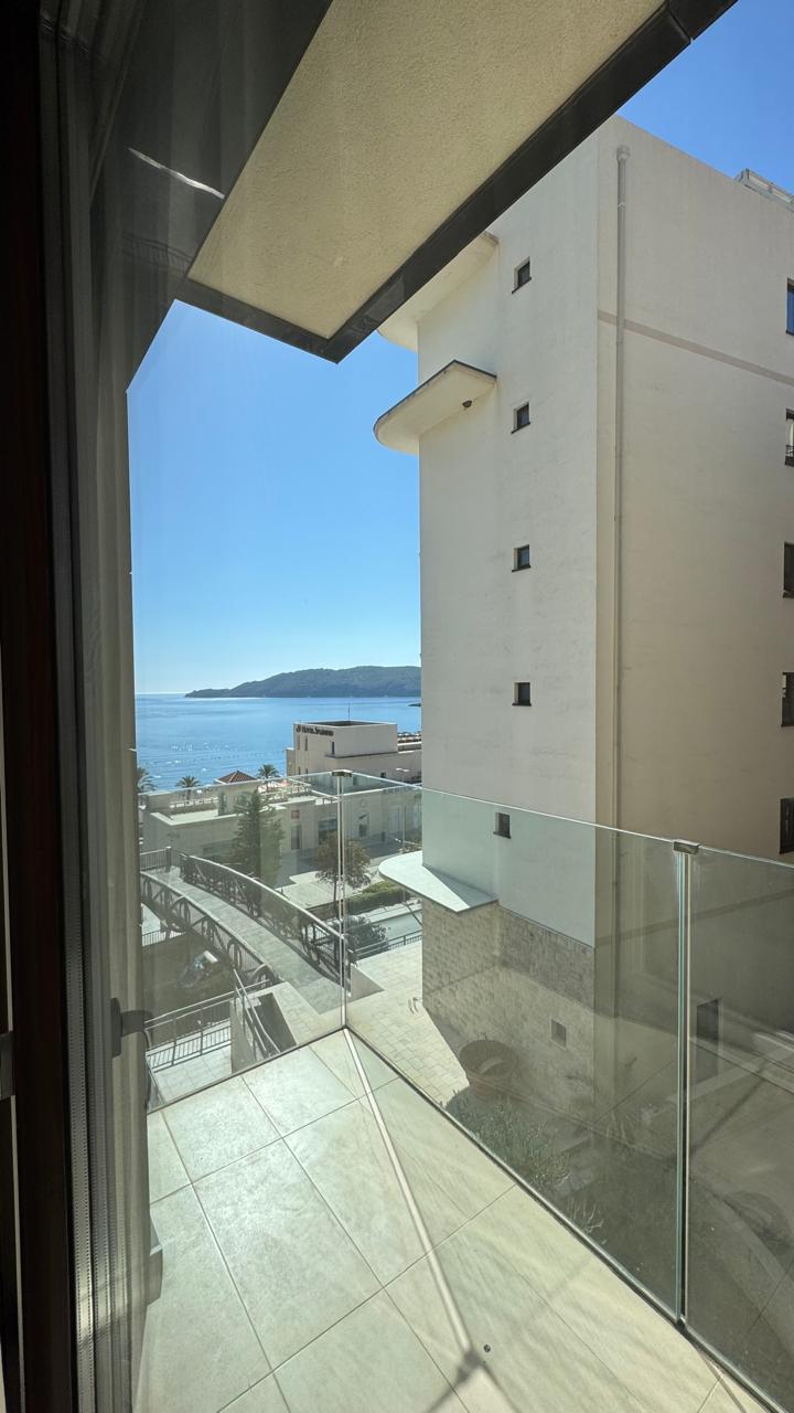 Two-bedroom apartment 80 m² with sea view – Bečići, Budva — 8