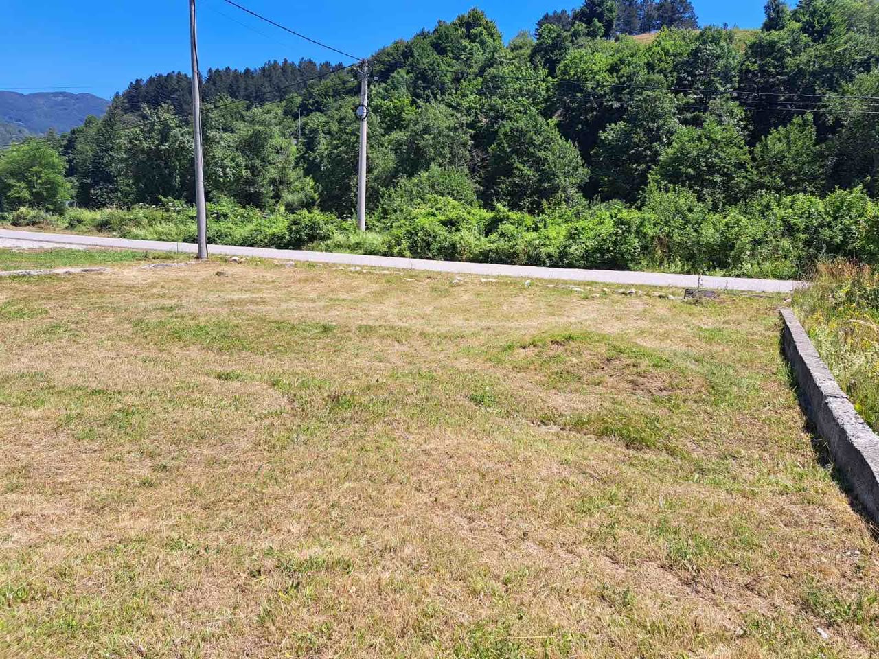 Urbanizovan građevinski plac 300 m2 – Sportska zona, Kolašin — 2