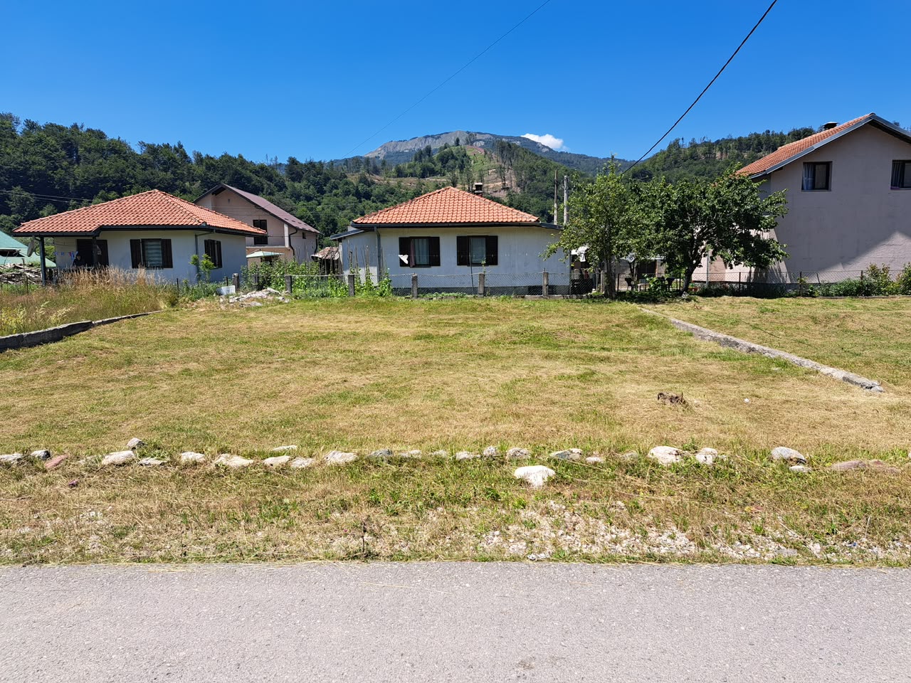 Urbanizovan građevinski plac 300 m2 – Sportska zona, Kolašin — 3
