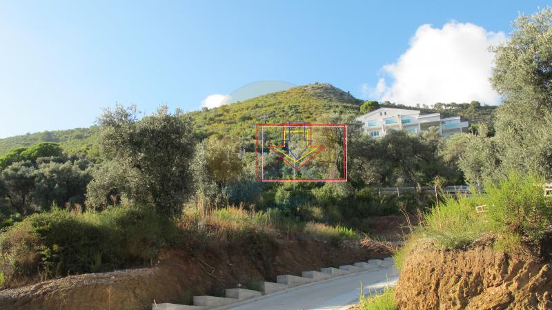 Beautiful urbanized plot with sea views and for sale in Petrovac, Budva - Montenegro. 4
