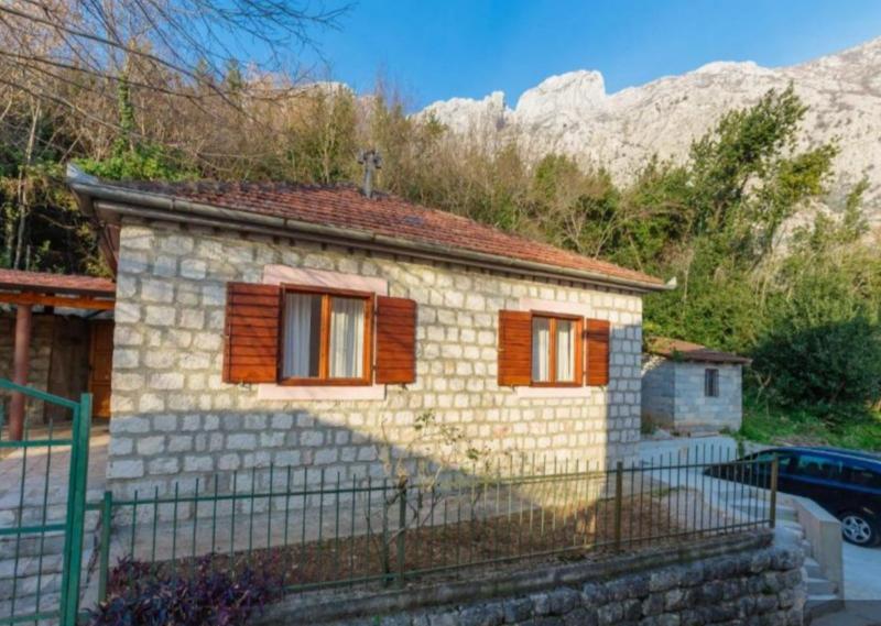 Kuća u Kotoru, 64m²