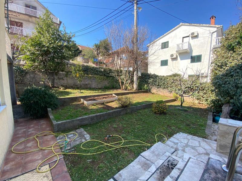House by the sea at a good price (Krasici) 20