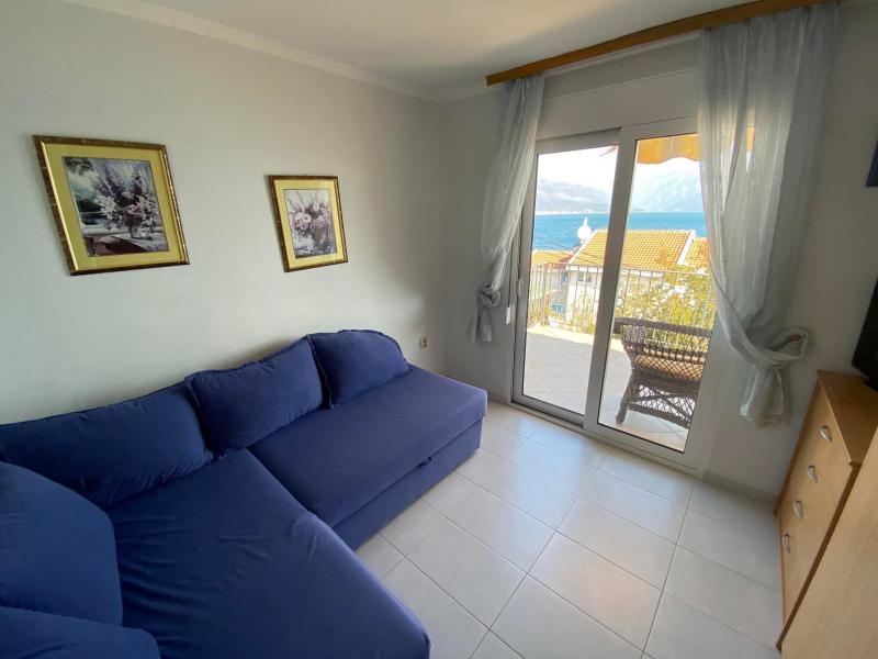 House by the sea at a good price (Krasici) 22