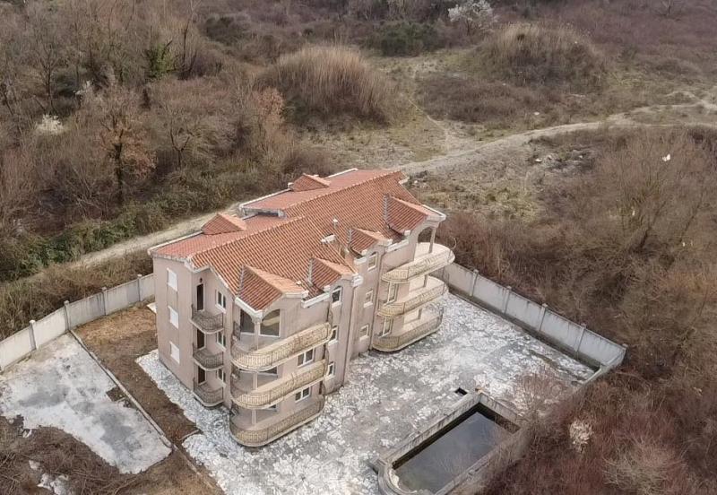Building in Lastva Grbaljska - a great investment opportunity