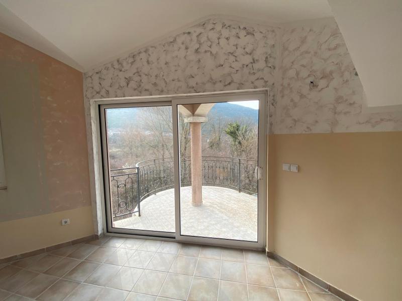 Building in Lastva Grbaljska - a great investment opportunity 4