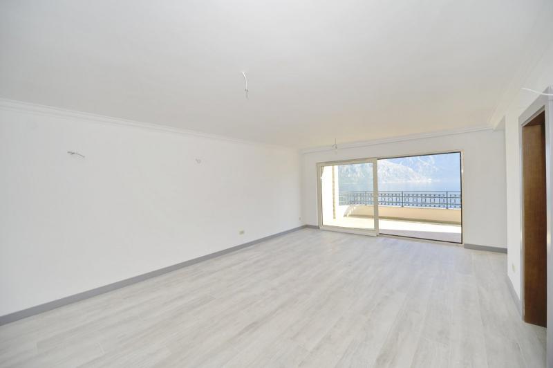 Three-bedroom apartment in Zelenika (new construction) 3