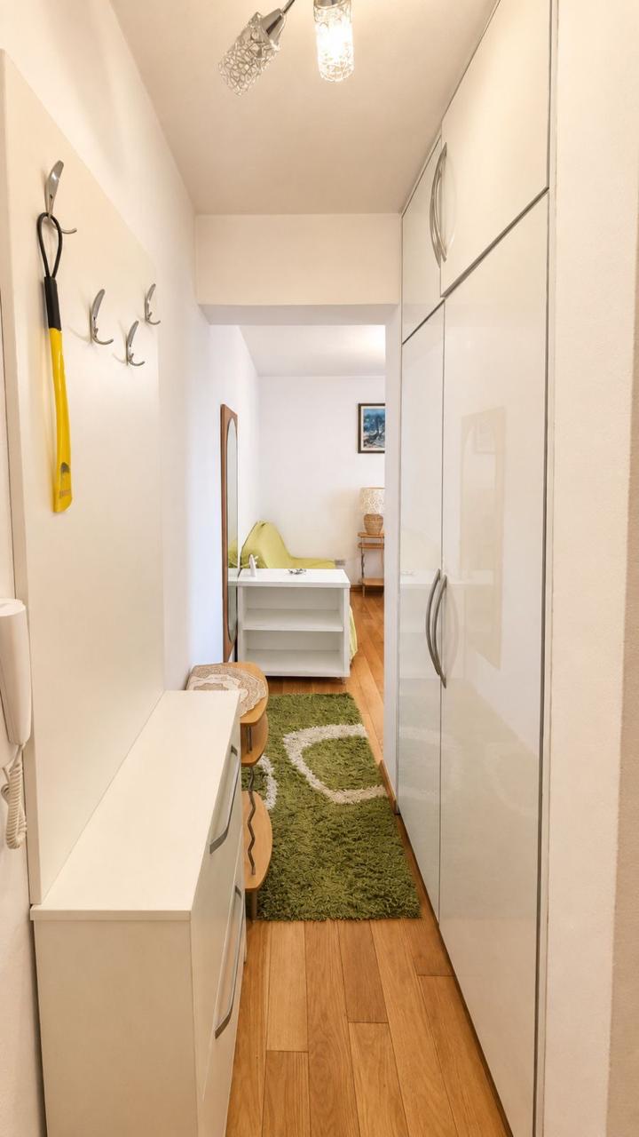 Studio Apartment in Tivat — 4