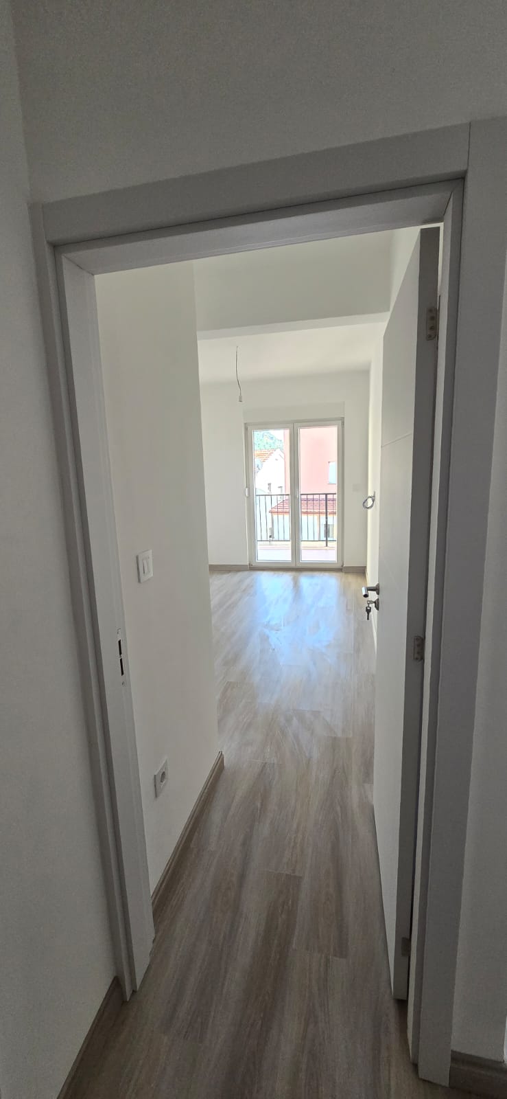 Jednosoban stan 56 m2 sa parkingom – Lazi, Budva