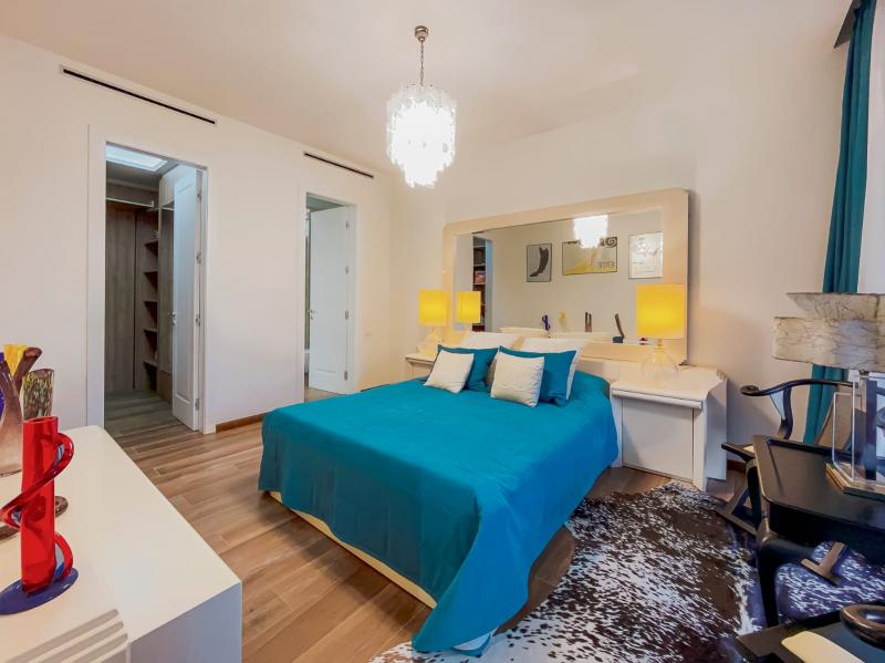 Prestigious Villa near the Island of St. Stefan 4