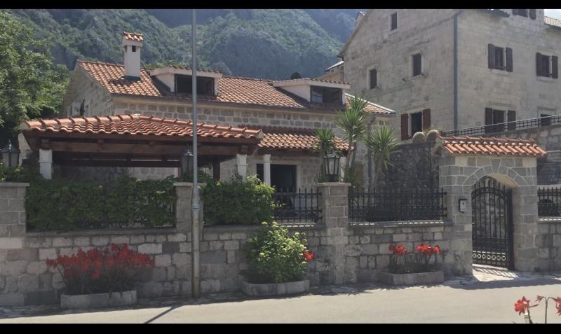 Stone House on the Coast 5