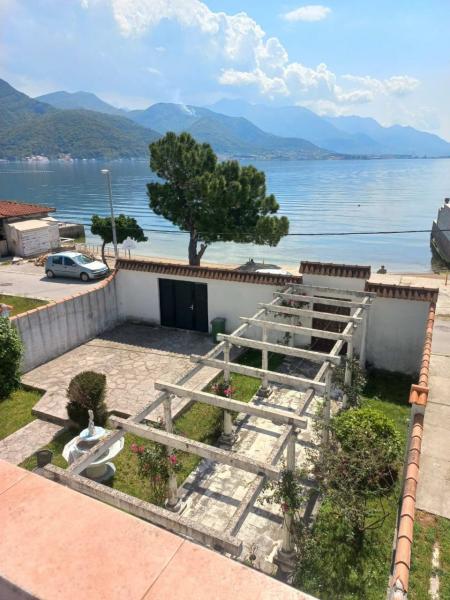 Kuća u Herceg Novom, 380m² 2