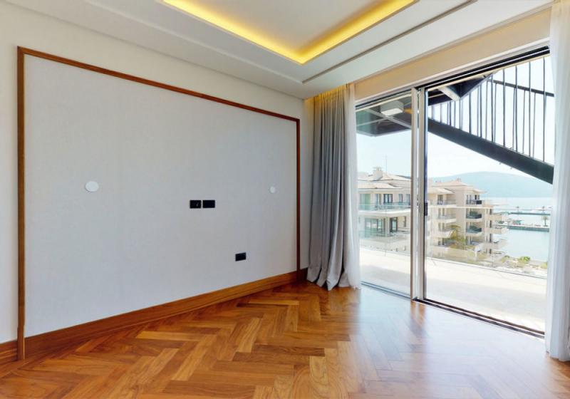 Luxury penthouse in Porto Montenegro 11