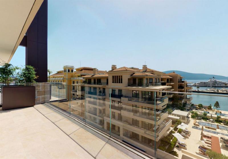 Luxury penthouse in Porto Montenegro 18