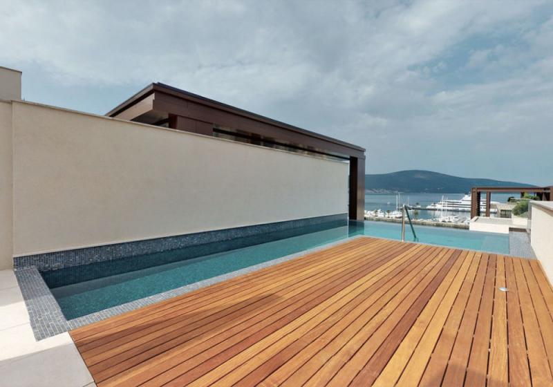 Četvorosoban stan u Tivtu, 438m²
