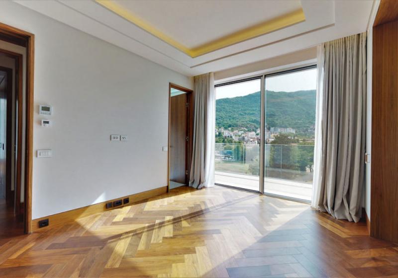 Četvorosoban stan u Tivtu, 438m² 2