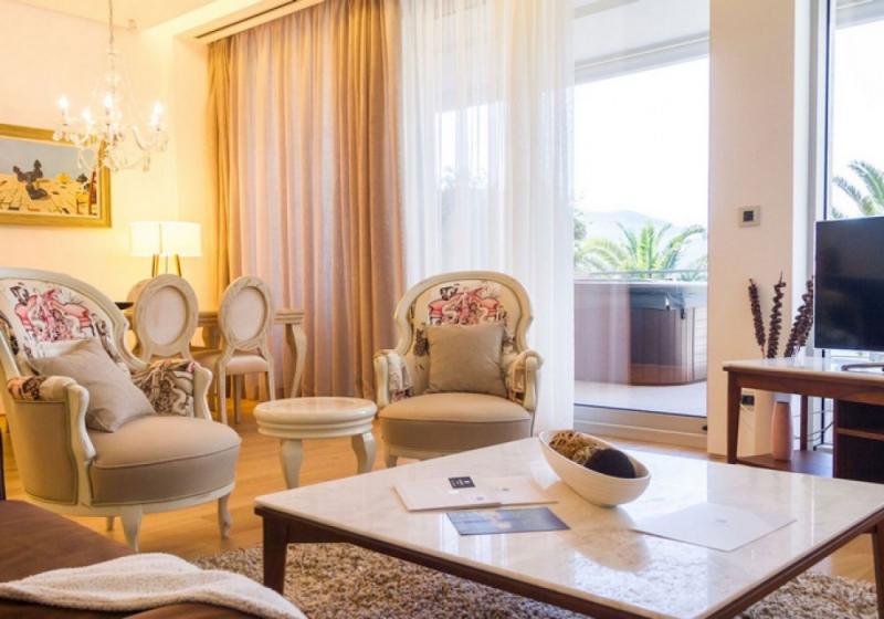 Two bedroom apartment in Dukley Gardens 6