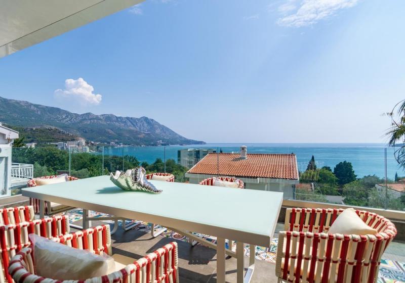 Villa in Becici with sea view 17