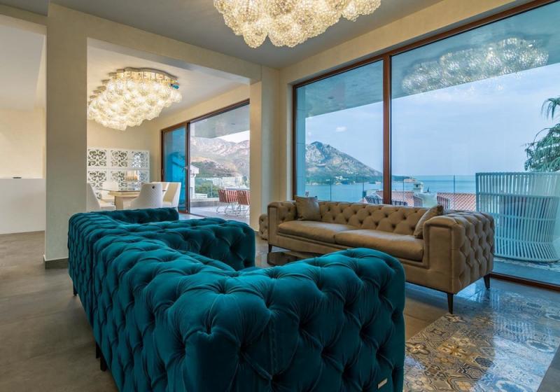Villa in Becici with sea view 24