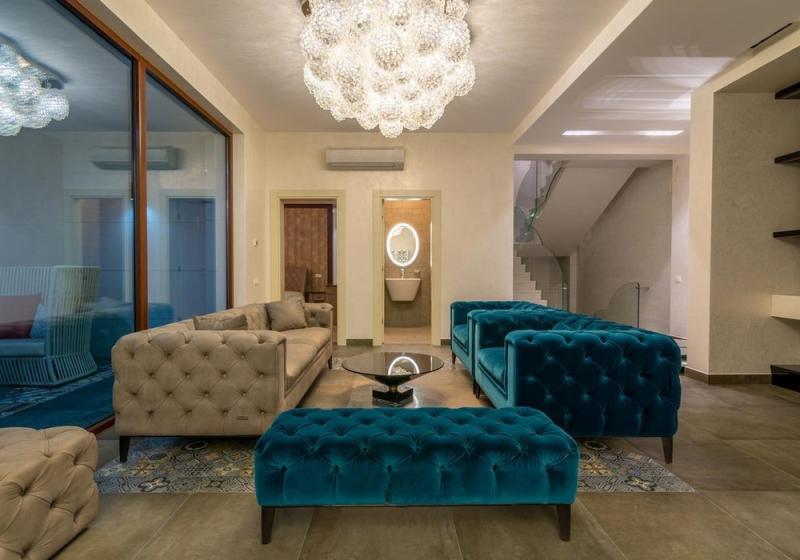 Villa in Becici with sea view 4