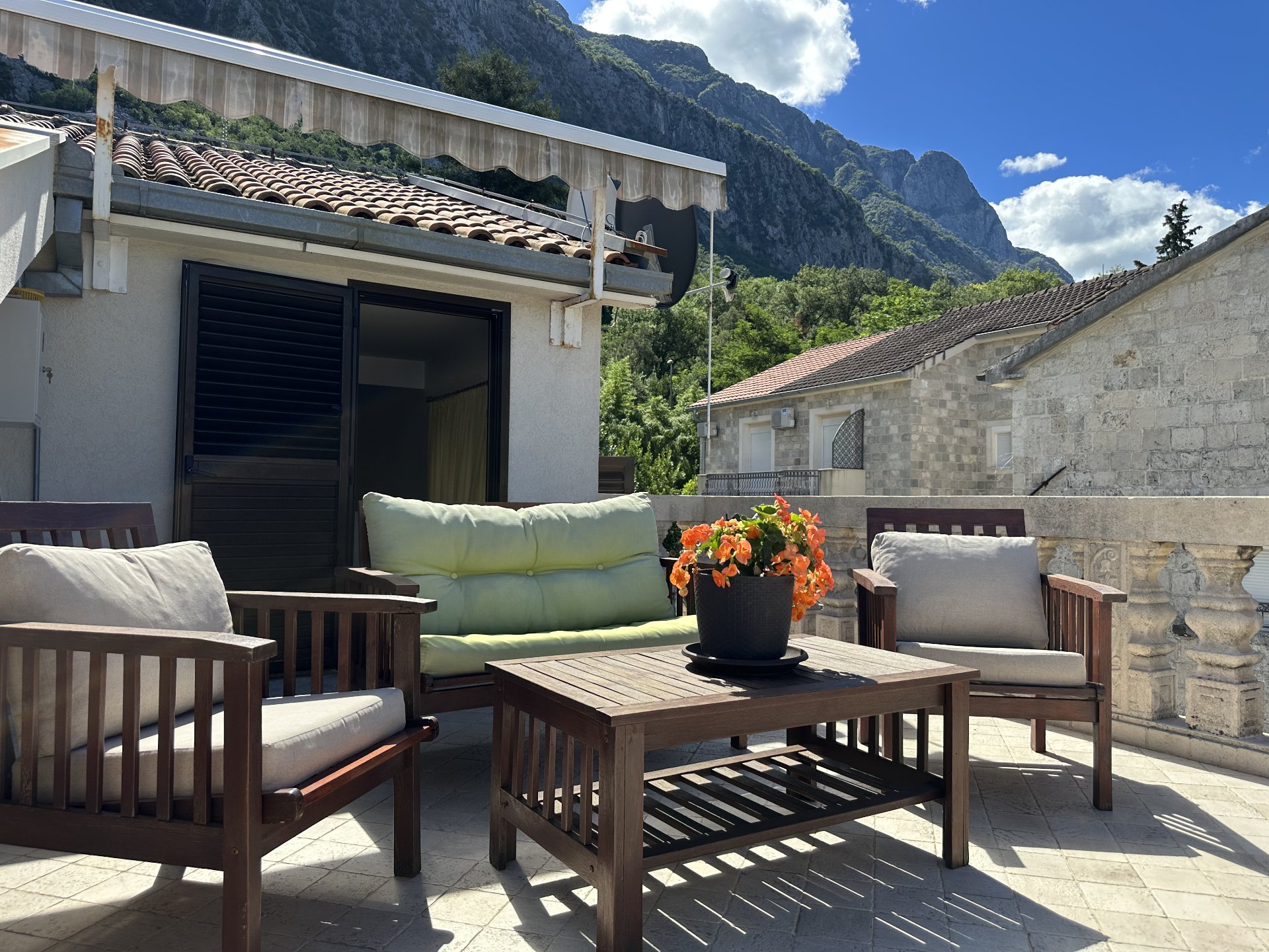 Two-bedroom apartment with sea view for long-term rent – Dobrota, Kotor — 4