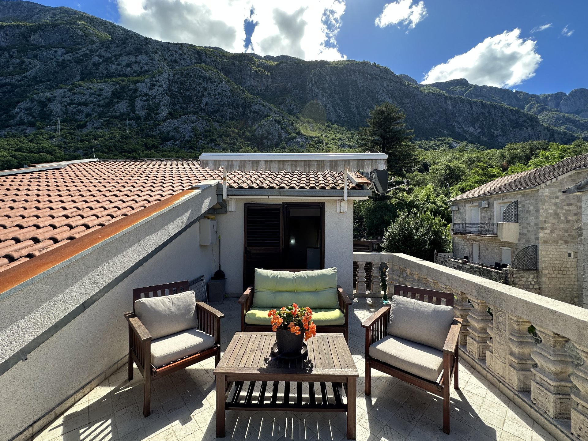 Two-bedroom apartment with sea view for long-term rent – Dobrota, Kotor — 5
