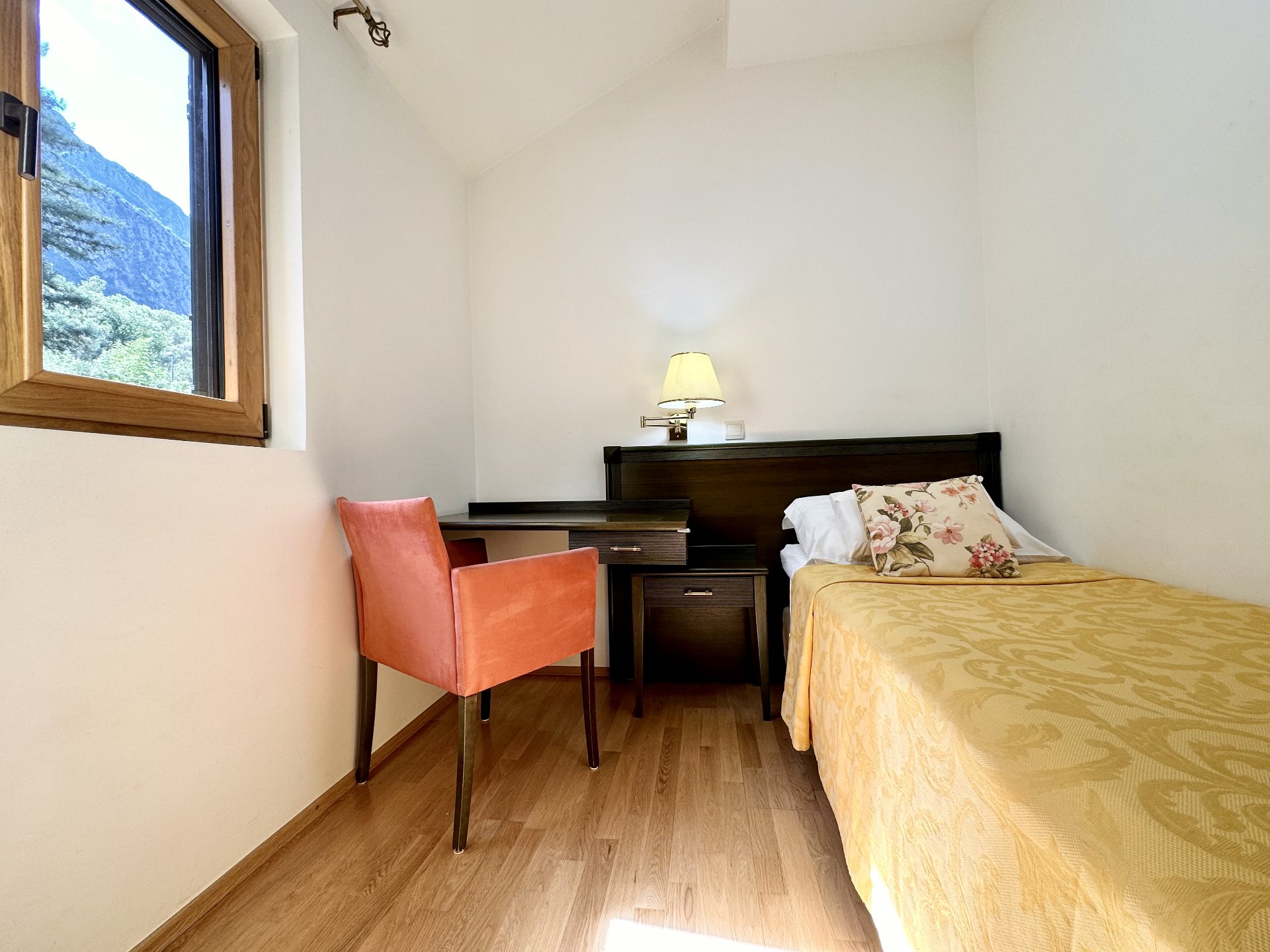 Two-bedroom apartment with sea view for long-term rent – Dobrota, Kotor — 10