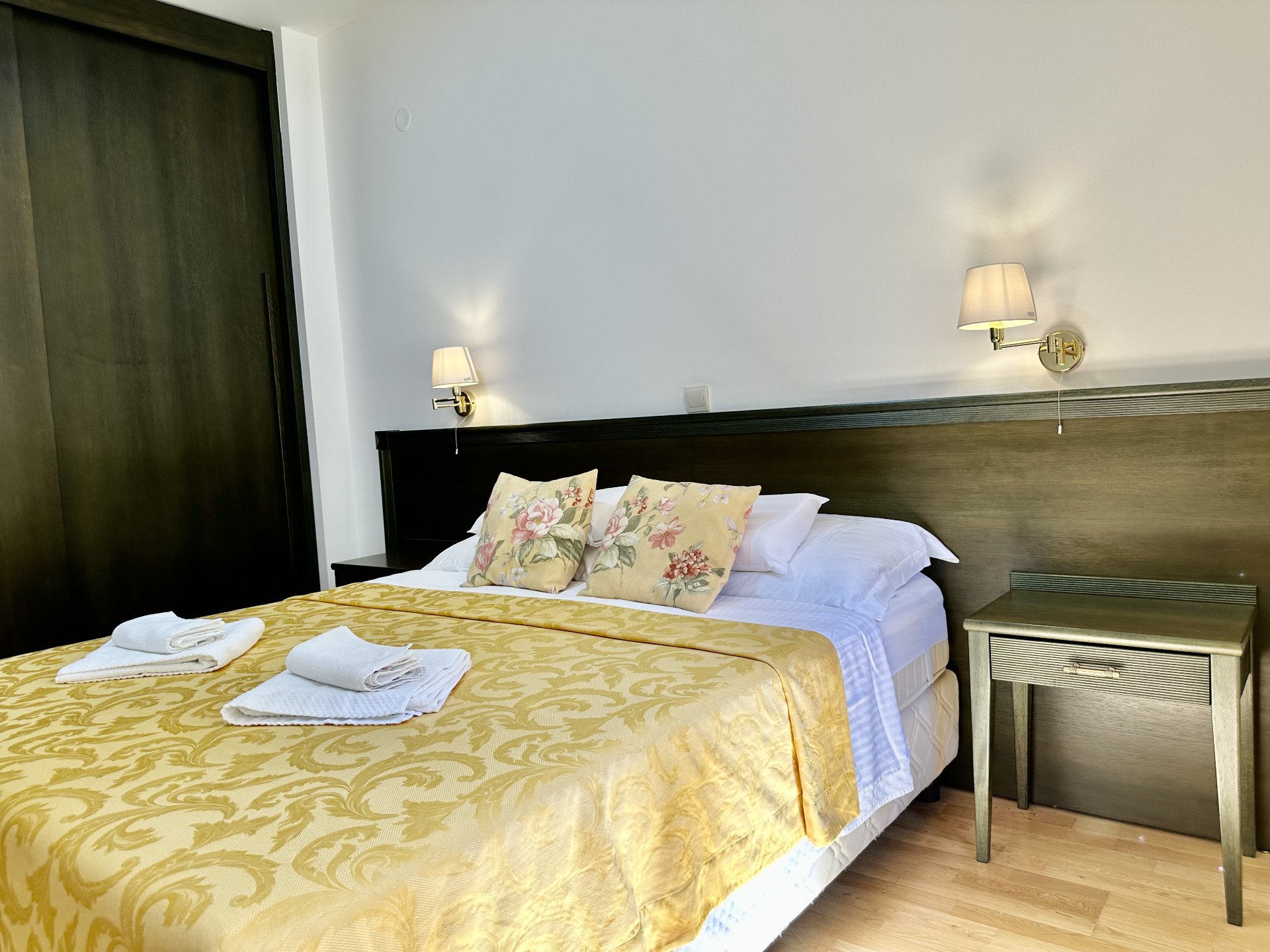 Two-bedroom apartment with sea view for long-term rent – Dobrota, Kotor — 9