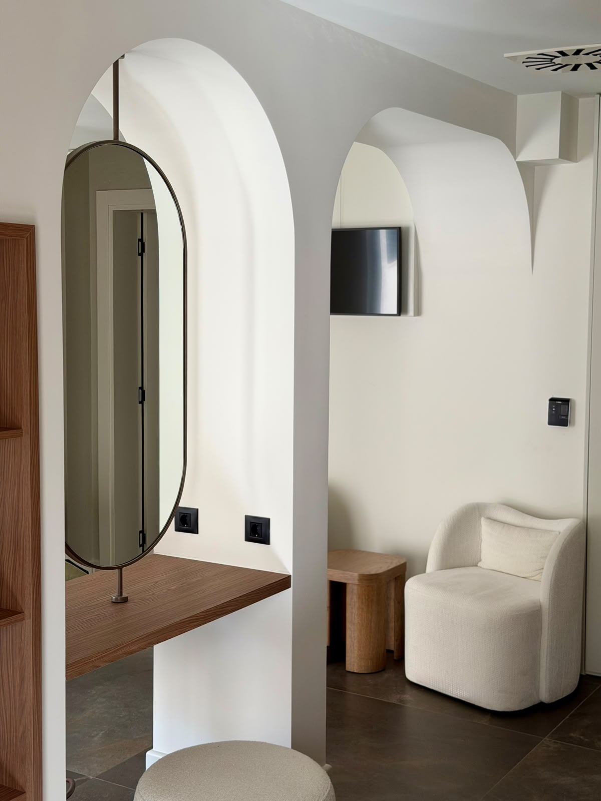 Novi i moderno opremljen kozmetički salon za dugoročni zakup – Donja Lastva, Tivat — 3