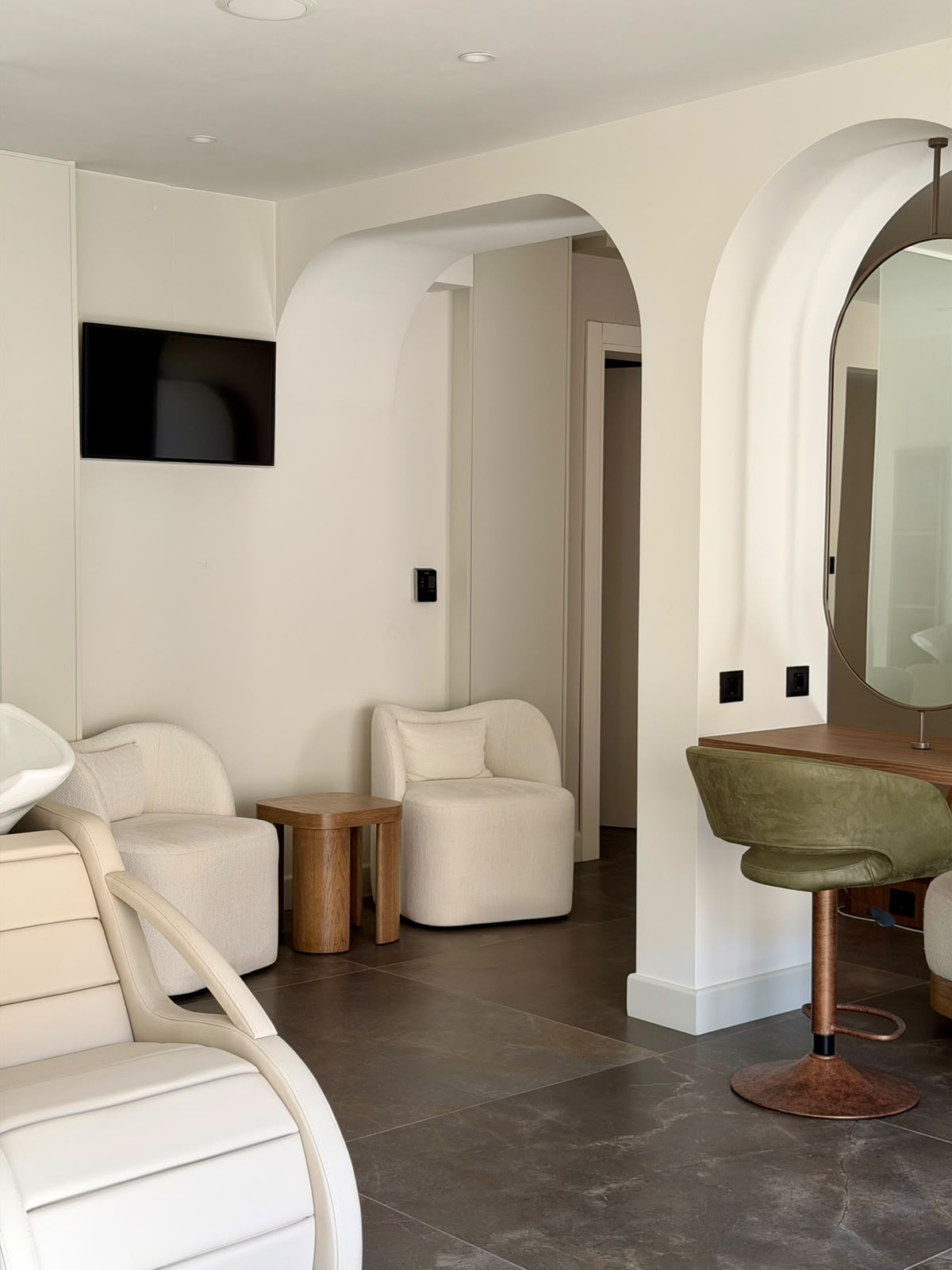 Novi i moderno opremljen kozmetički salon za dugoročni zakup – Donja Lastva, Tivat — 5