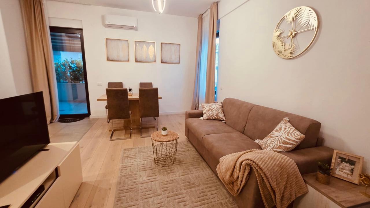 Izdaje se jednosoban stan 75m2 sa terasom i garažnim mjestom, 150m od mora - Tivat — 4