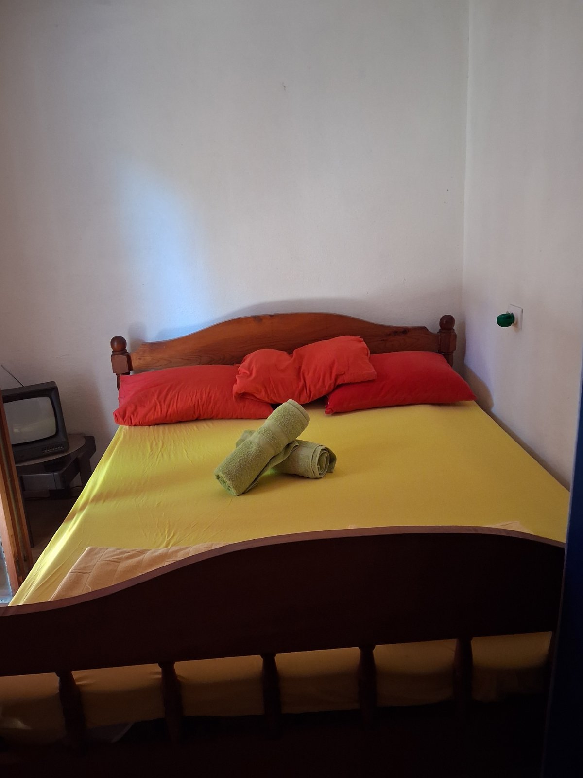 Kuća sa dvorištem i garažom za dugoročni najam – Zagora, Grbalj — 7
