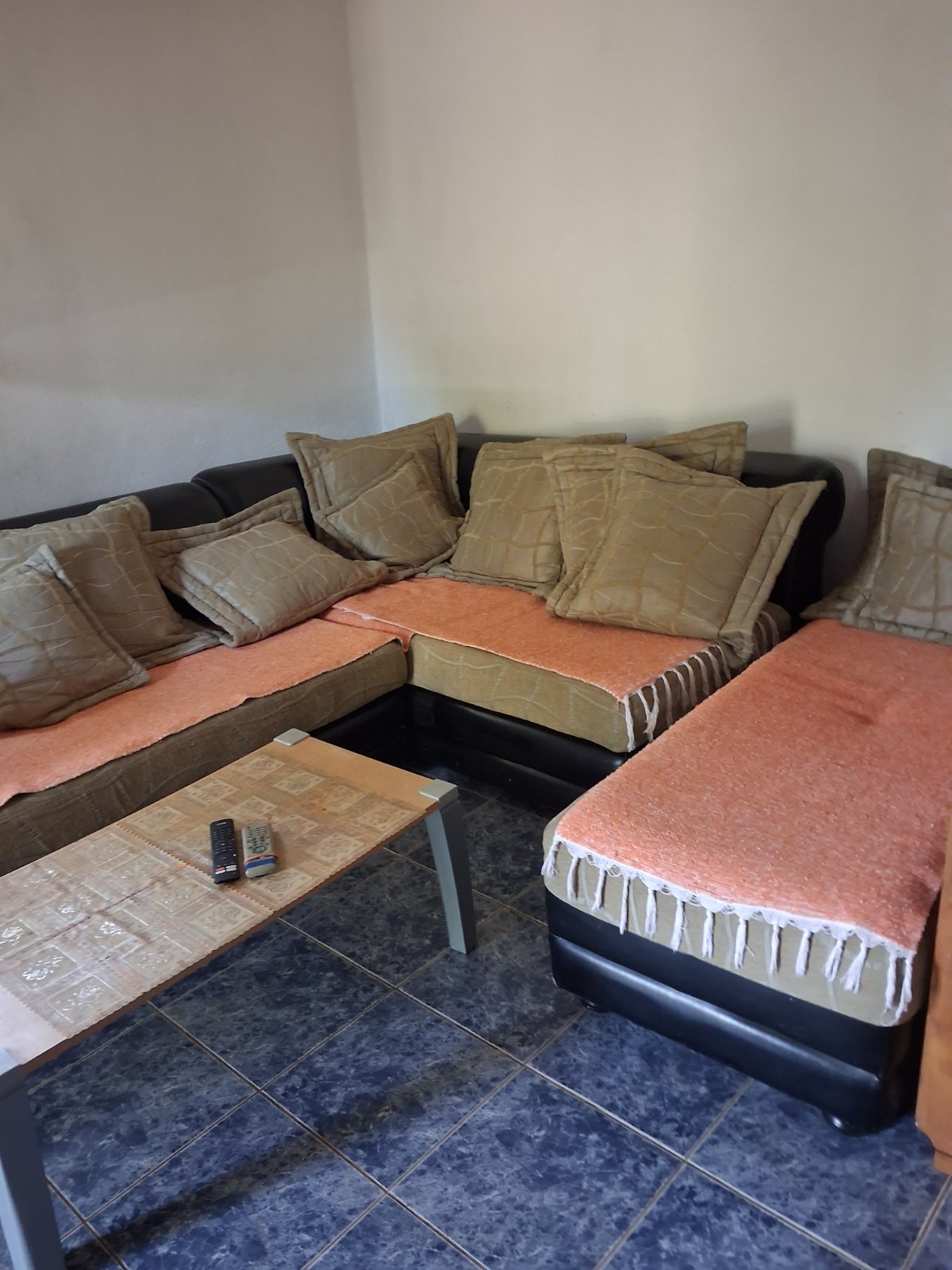 Kuća sa dvorištem i garažom za dugoročni najam – Zagora, Grbalj — 6