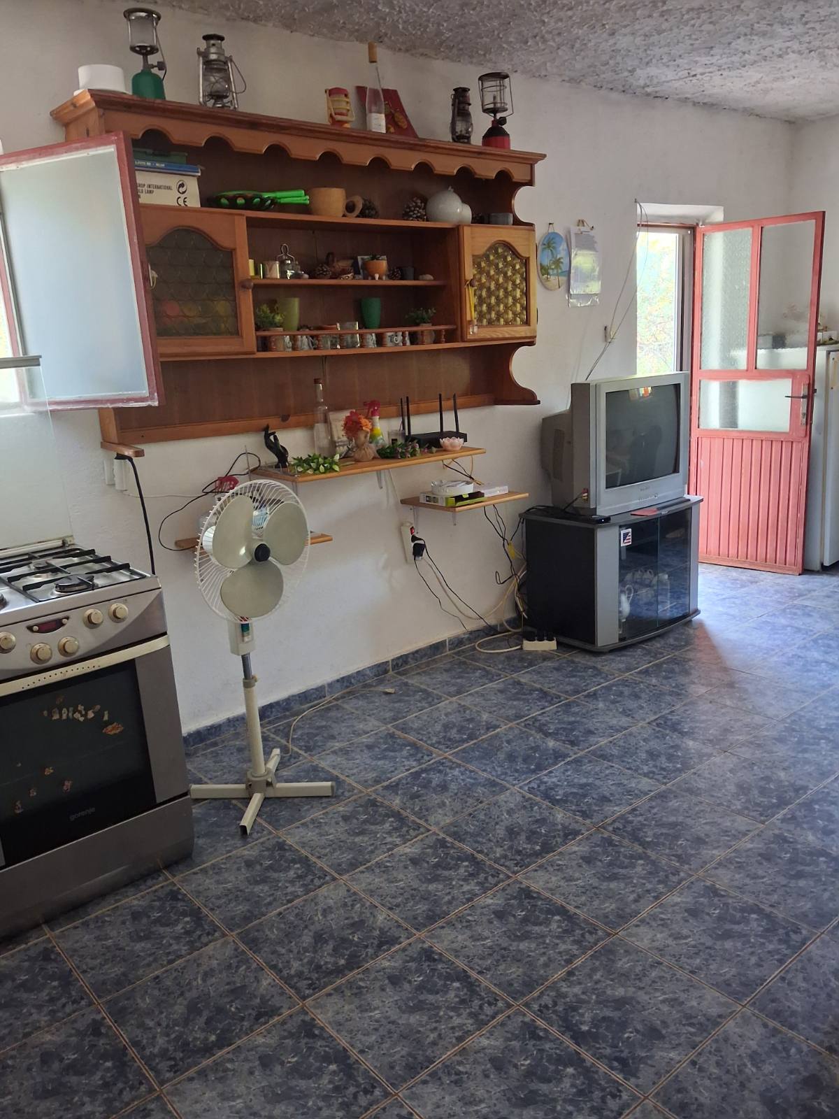 Kuća sa dvorištem i garažom za dugoročni najam – Zagora, Grbalj — 4