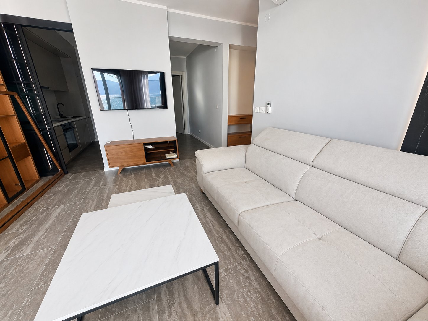 One-bedroom apartment in the first row to the sea with sea view - Opatovo, Tivat — 5