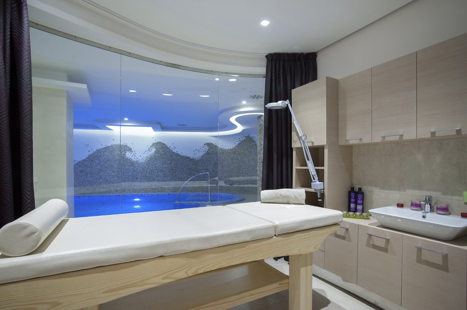 Luxury Penthouse with Sea View – Budva — 13
