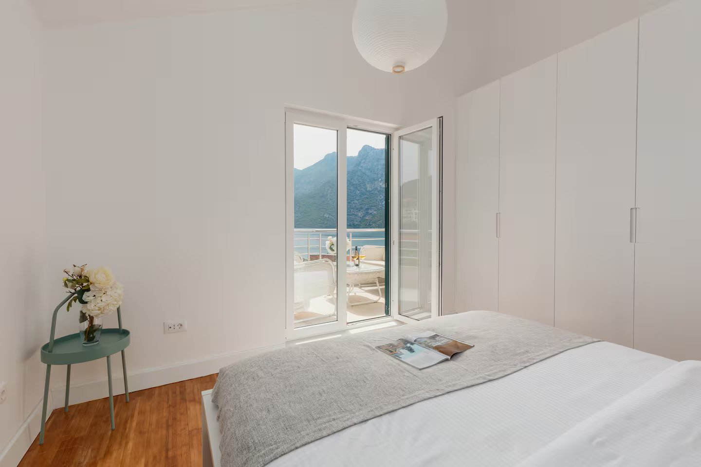 Luksuzan trosoban stan sa pogledom na more i bazenom, Risan – Kotor — 11