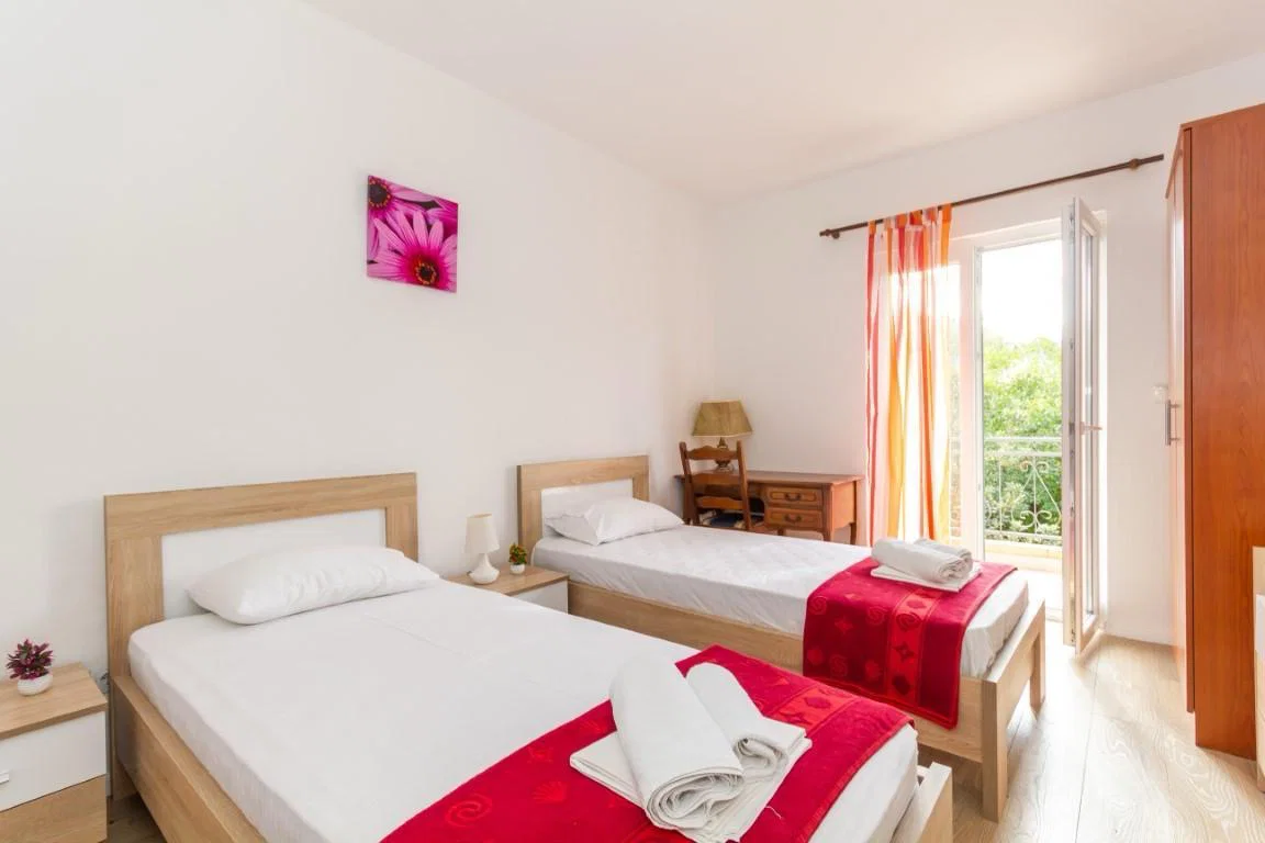 House with Apartments and Sea View – Škver, Herceg Novi — 5