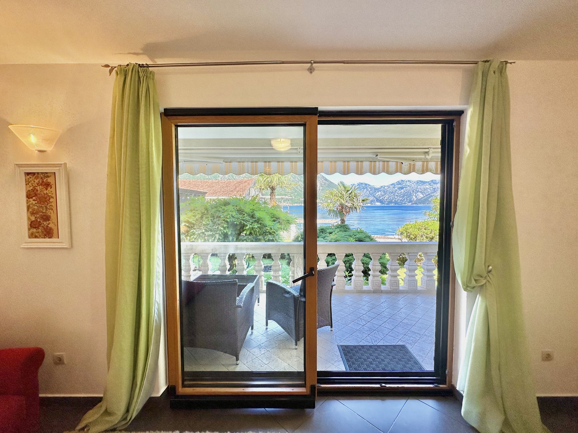 One-bedroom apartment with sea view for long-term rent – Dobrota, Kotor — 2