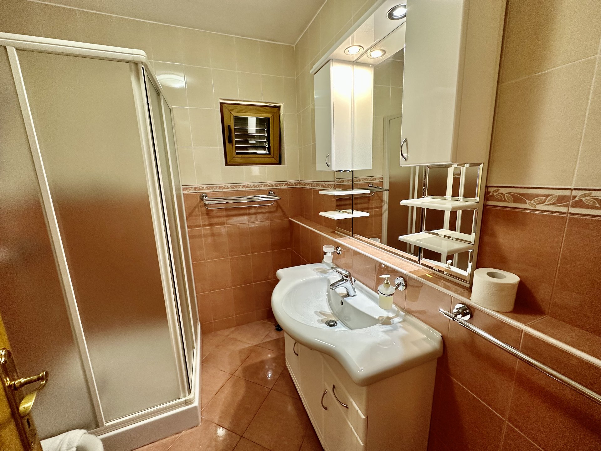 One-bedroom apartment with sea view for long-term rent – Dobrota, Kotor — 10